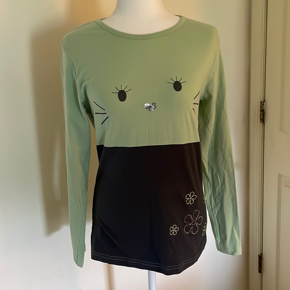 Cat face with whiskers/sequin nose long sleeve tee shirt made in Turkey size med